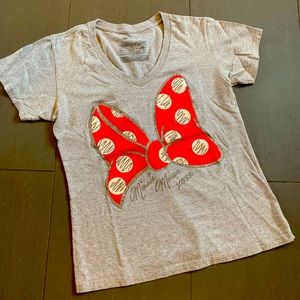 Disney Minnie Mouse Bow V Neck tee